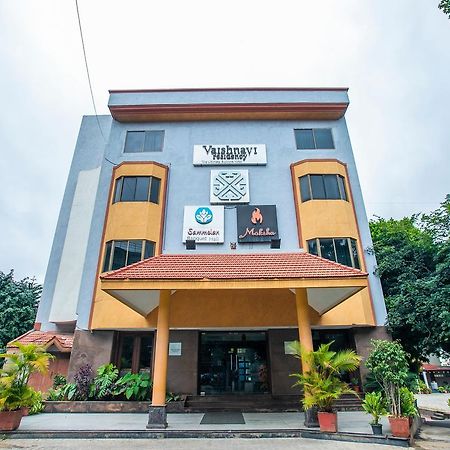 Oyo 18762 Vaishnavi Residency Hotel Bengaluru Kültér fotó