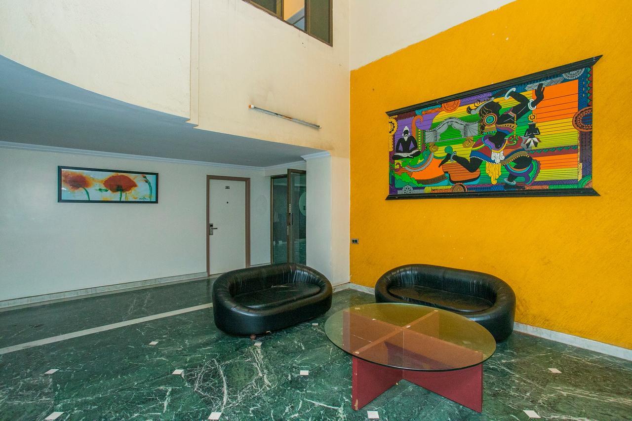 Oyo 18762 Vaishnavi Residency Hotel Bengaluru Kültér fotó