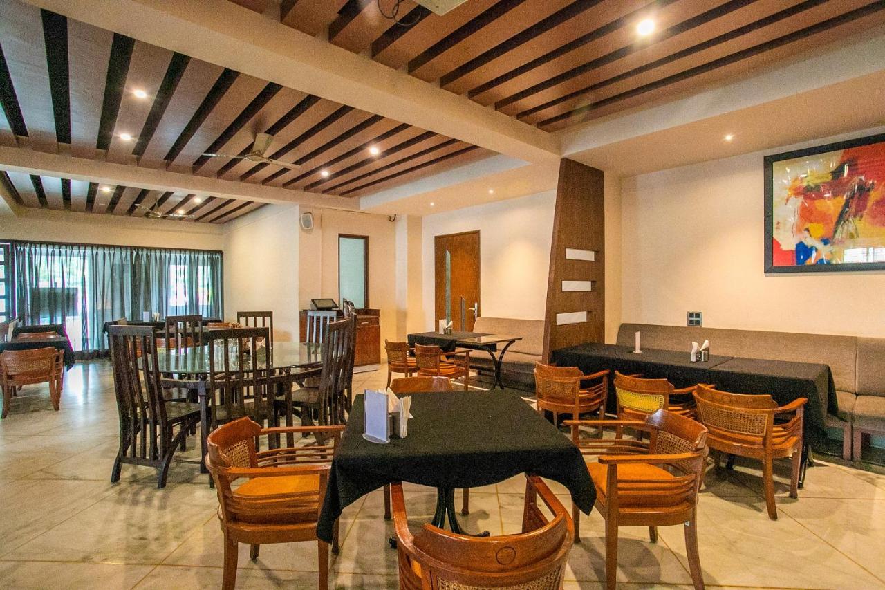 Oyo 18762 Vaishnavi Residency Hotel Bengaluru Kültér fotó