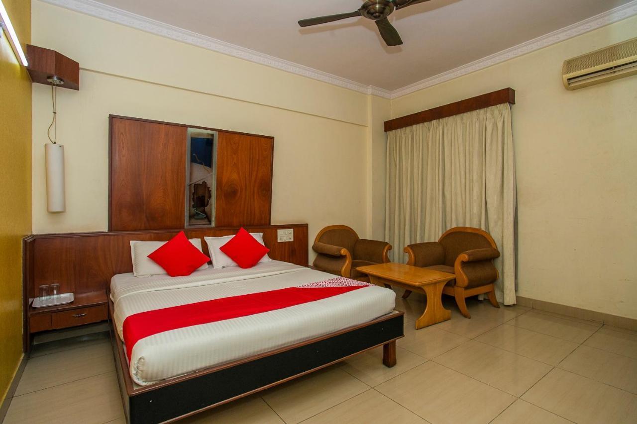 Oyo 18762 Vaishnavi Residency Hotel Bengaluru Kültér fotó