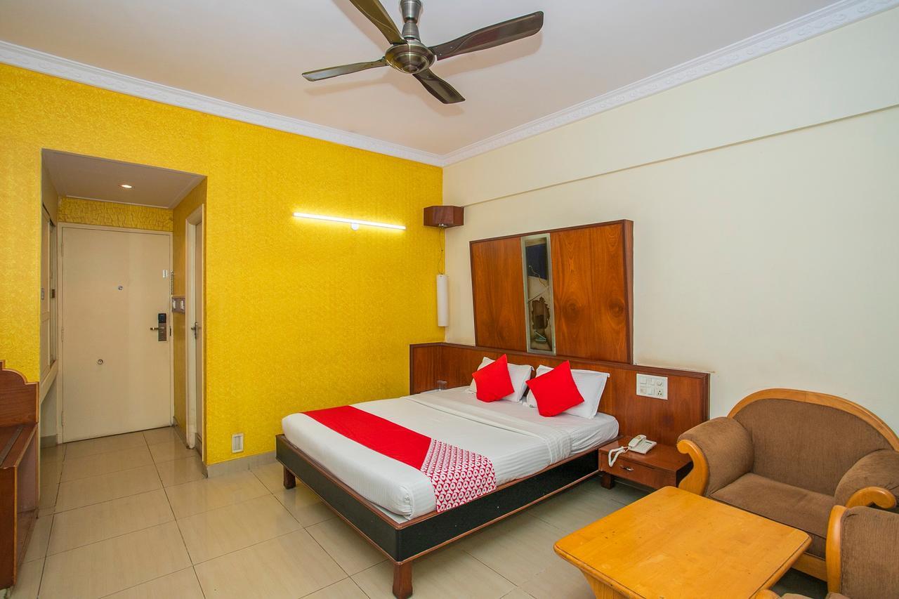 Oyo 18762 Vaishnavi Residency Hotel Bengaluru Kültér fotó