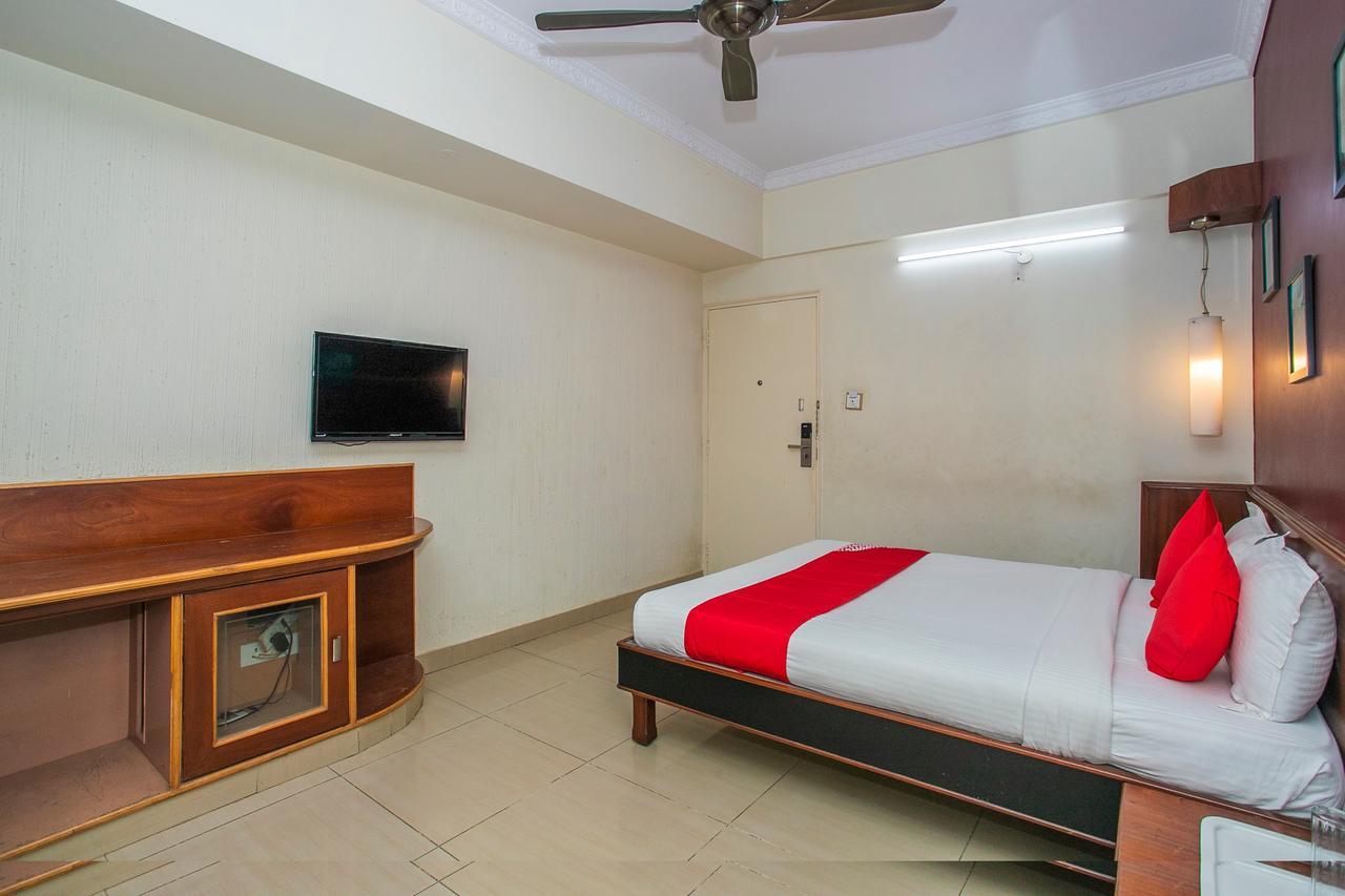 Oyo 18762 Vaishnavi Residency Hotel Bengaluru Kültér fotó
