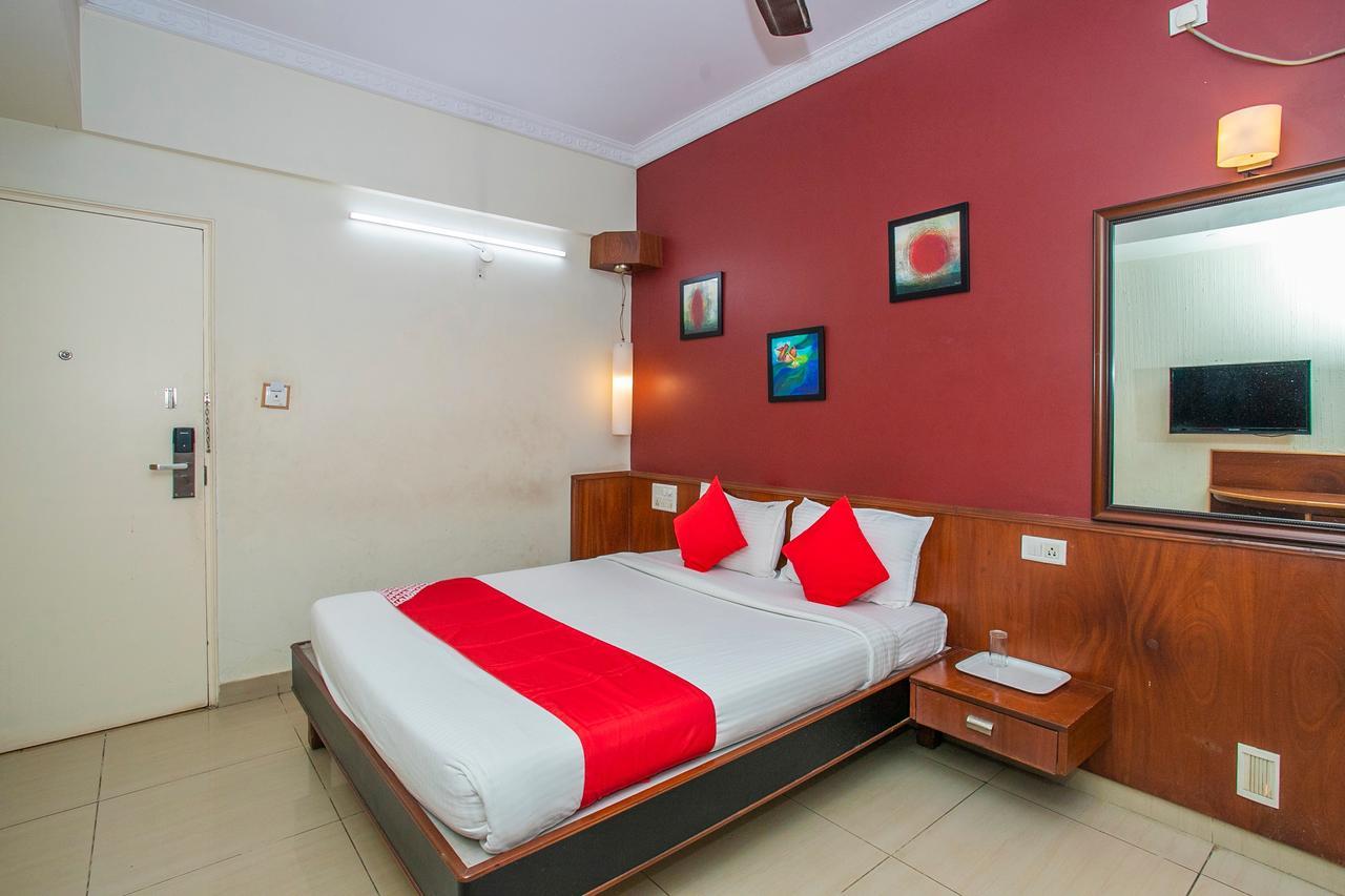 Oyo 18762 Vaishnavi Residency Hotel Bengaluru Kültér fotó