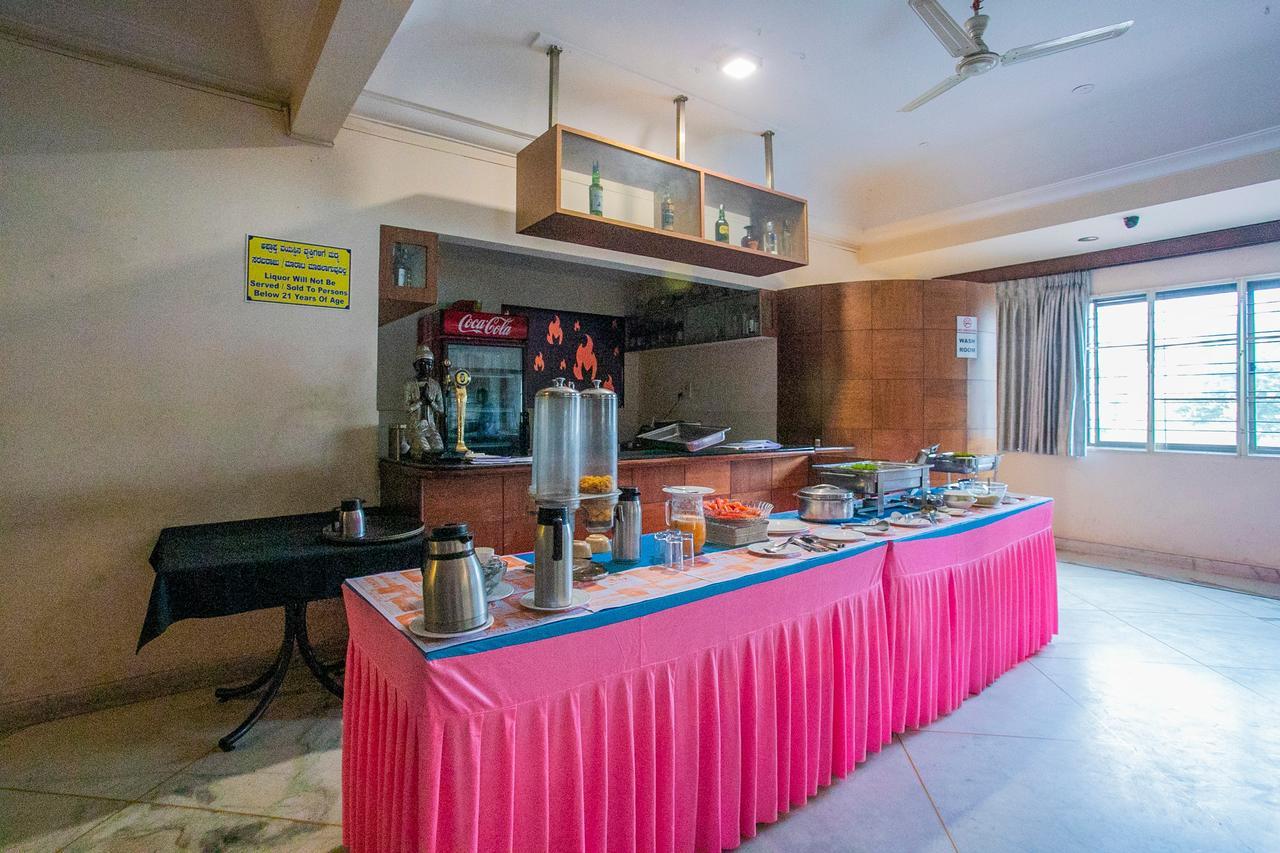 Oyo 18762 Vaishnavi Residency Hotel Bengaluru Kültér fotó
