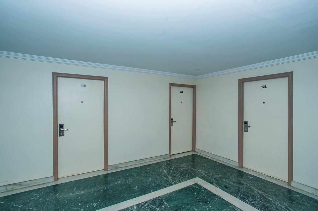Oyo 18762 Vaishnavi Residency Hotel Bengaluru Kültér fotó