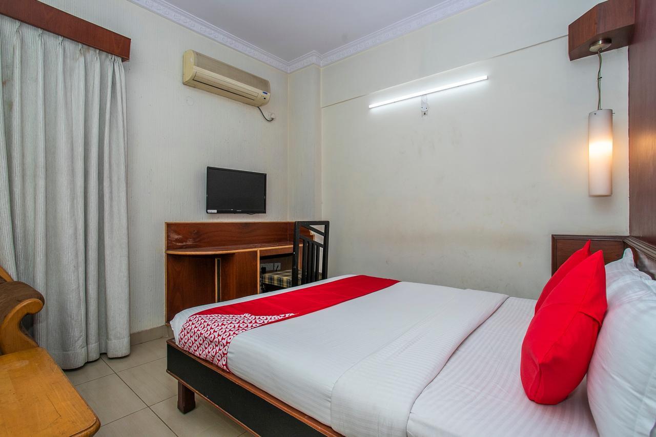 Oyo 18762 Vaishnavi Residency Hotel Bengaluru Kültér fotó