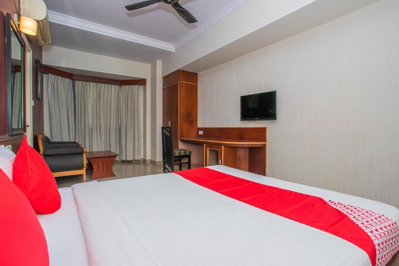 Oyo 18762 Vaishnavi Residency Hotel Bengaluru Kültér fotó