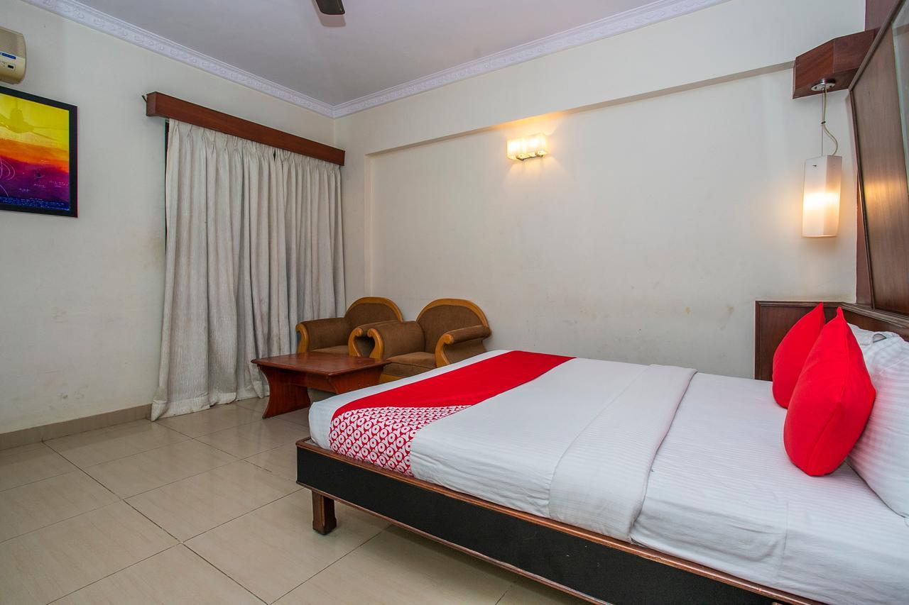 Oyo 18762 Vaishnavi Residency Hotel Bengaluru Kültér fotó